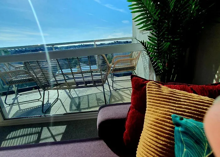 Elena's Lux - Town & Sea View - Atlantis Apart Otel